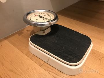 Bilancia pesapersone vintage