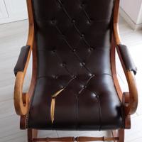 sedia a dondolo in legno 