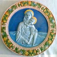 Madonna con bambino, tondo ceramica a smalti