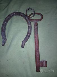antica chiave in ferro