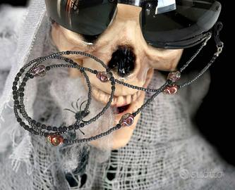 Catenina occhiali goth con teschi iridescenti