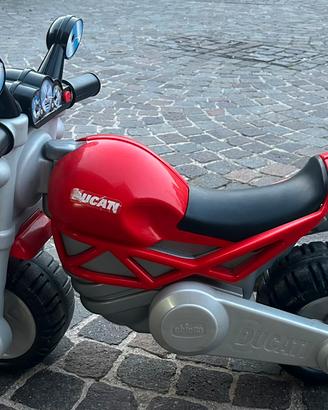 Moto giocattolo ducati