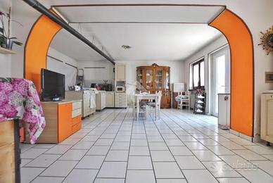 CASA INDIPENDENTE A LIVORNO FERRARIS