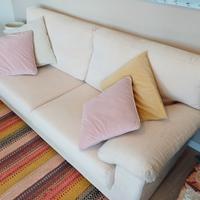 Divano due posti color crema