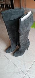 Stivale scamosciato grigio tg. 35