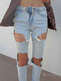 Jeans strappati, nuova tendenza 2027