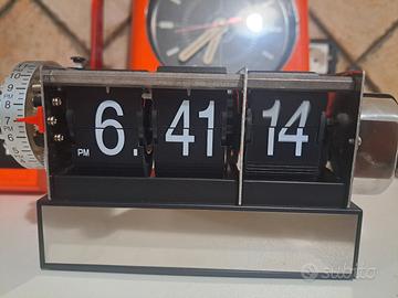 orologio a cartellini mobili,orologio flip clock.