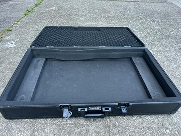 Flight case.