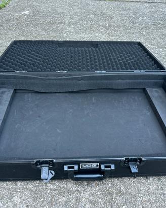 Flight case.