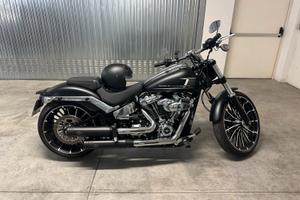 Harley-Davidson Breakout C.V.O