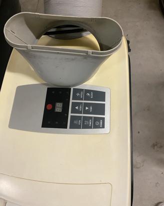 Condizionatore portatile con tubo