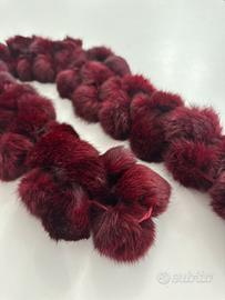 Collo pelliccia pon pon bordeaux