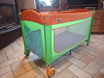 Lettino pieghevole da viaggio e campeggio