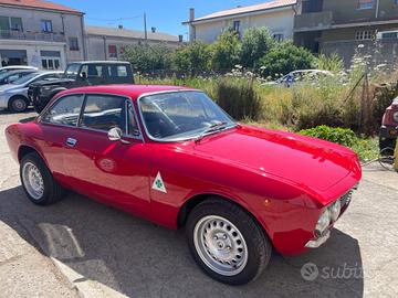 Alfa Romeo GT junior 1.3 con motore 2.0