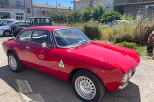 Alfa Romeo GT junior 1.3 con motore 2.0
