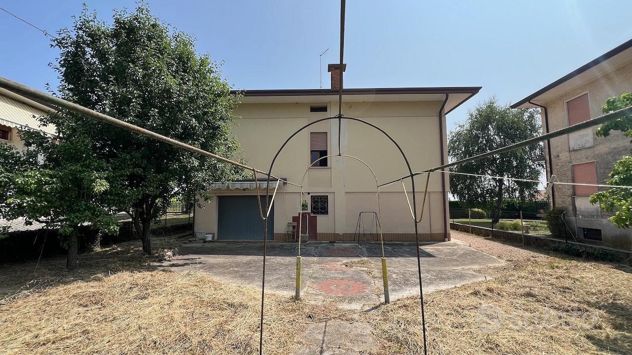 Villa singola con 2 appartamenti e giardino - Vista 6