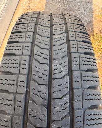 Cerchi più gomme invernali per camper