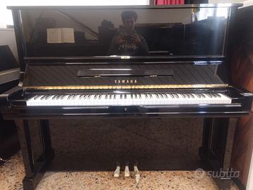 Pianoforte Yamaha U3 A con trasporto e panca incl.