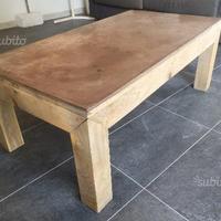 Tavolo di recupero in legno e cemento