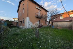 BIFAMILIARE A SERIATE