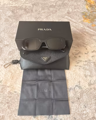 Occhiali prada symbole