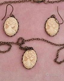 collana e orecchini pendenti cammeo ottone