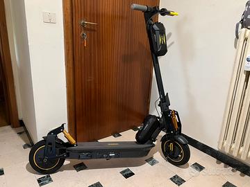 Monopattino elettrico NINEBOT G30 MAX