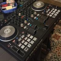 NATIVE INSTRUMENTS Traktor Kontrol S4 Mk2