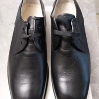 Scarpe militari vintage in pelle nera anni 90.