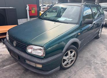 VOLKSWAGEN GOLF per ricambi usati