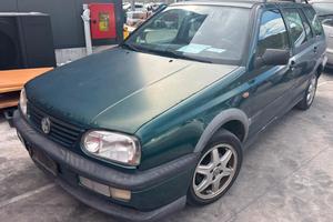 VOLKSWAGEN GOLF per ricambi usati