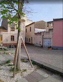 Palazotto indipendente con lastrico