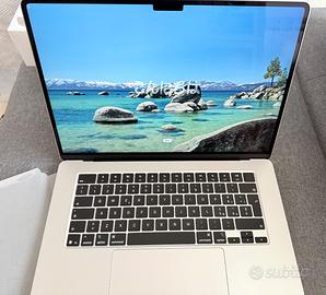 Apple Portatile MacBook Air 15'' chip M4 Nuovo