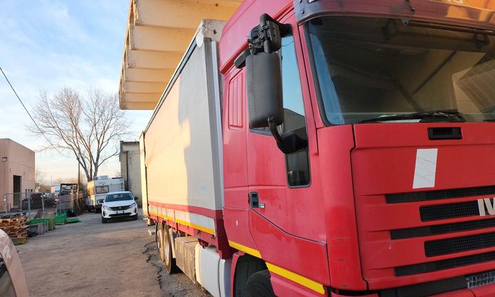 Autocarro eurostar iveco