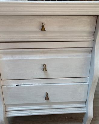 Comidini legno con tre cassetti