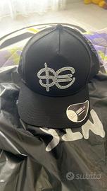 MERCHANDISING CAPPELLO SFERA EBBASTA