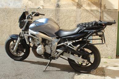 MOTO DA STRADA YAMAHA