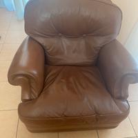 Poltrona e divano antico