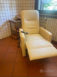 Poltrona relax alzapersona elettrica 2 motori