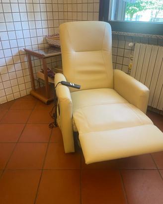Poltrona relax alzapersona elettrica 2 motori