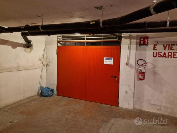 GARAGE DOPPIO CON ACCESSO RISERVATO IN ZONA STAZIO