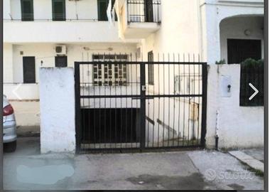 Vieste Garage in Via Umberto Giordano