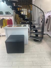 ? attività commerciale - calzature, pelle