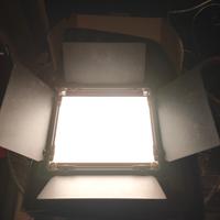 faro fotografico LED NEEWER NL 660 3300Lux