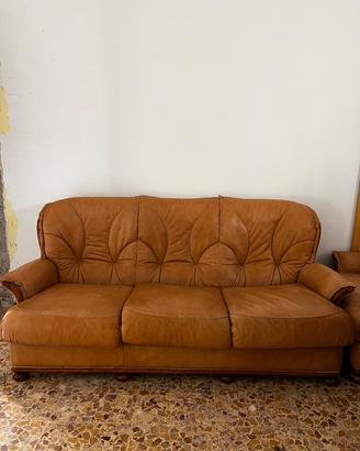 divano e due poltrone 