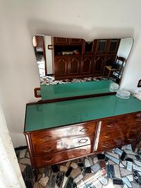 mobili in legno anni 60