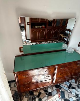 mobili in legno anni 60