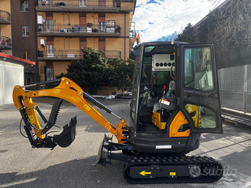 Miniescavatore HY25 25 q.li NUOVO 0 ORE - Cabina A