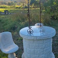 Pozzo in cemento e 2 sedie 