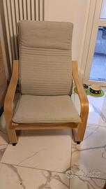  2 poltrone Poang Ikea e supporto TV